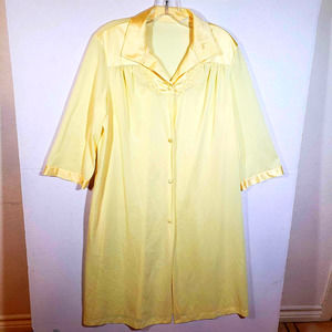 Vintage Vanity Fair Yellow House Coat Robe Sz 36 Nylon USA Nylon Antron III 70s